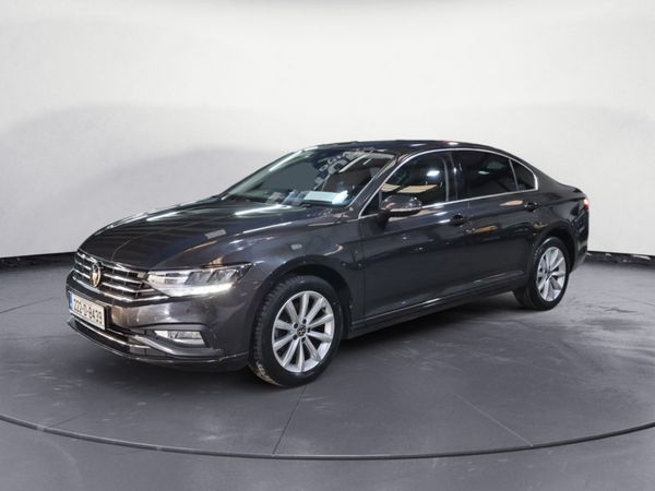 Volkswagen Passat Saloon, Diesel, 2022, Grey