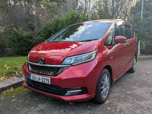 Honda Freed MPV, Petrol Hybrid, 2020, Red
