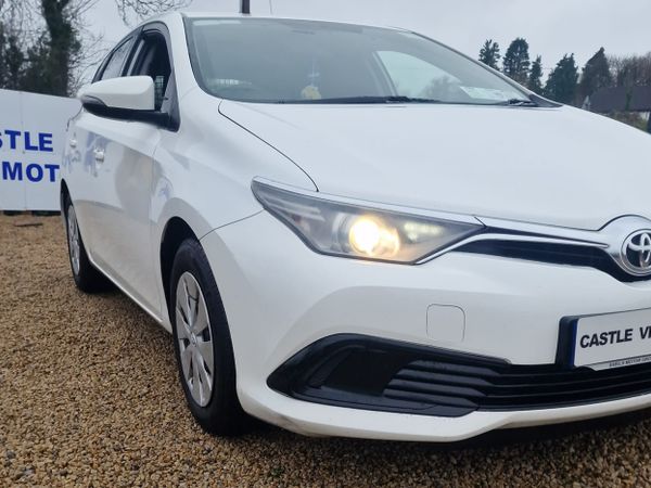 Toyota Auris Van, Diesel, 2019, White