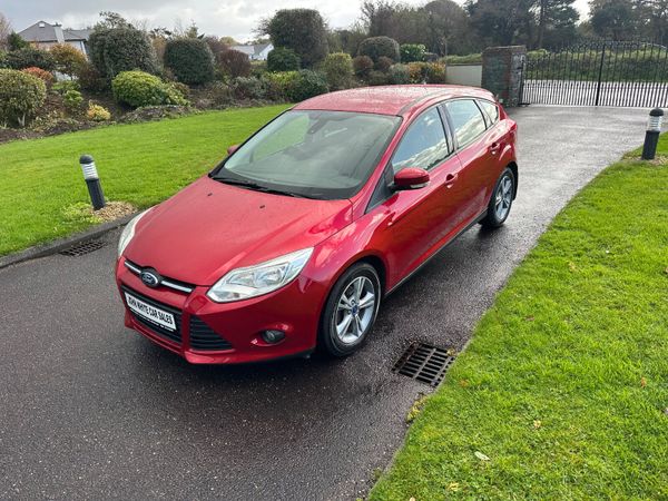 Ford Focus Hatchback, Diesel, 2014, Red