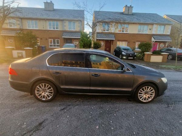 Skoda Superb Saloon, Diesel, 2014, Grey