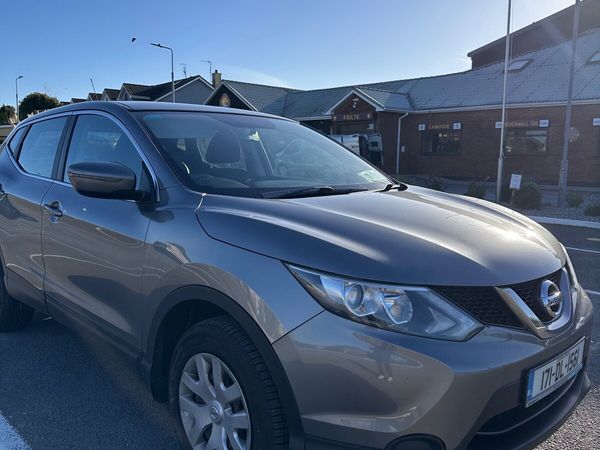 Nissan Qashqai SUV, Diesel, 2017, Grey