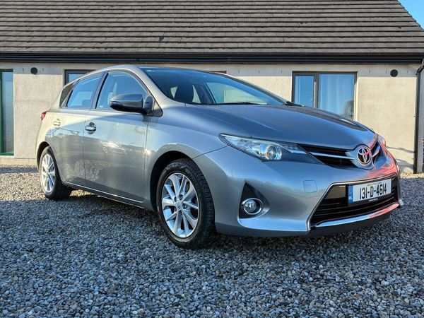 Toyota Auris Hatchback, Diesel, 2013, Grey