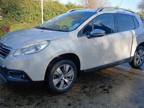 Peugeot 2008 Hatchback, Petrol, 2014, White