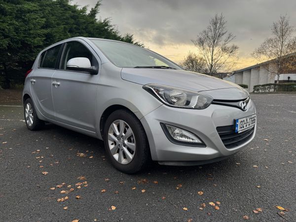 Hyundai i20 Hatchback, Petrol, 2013, Silver