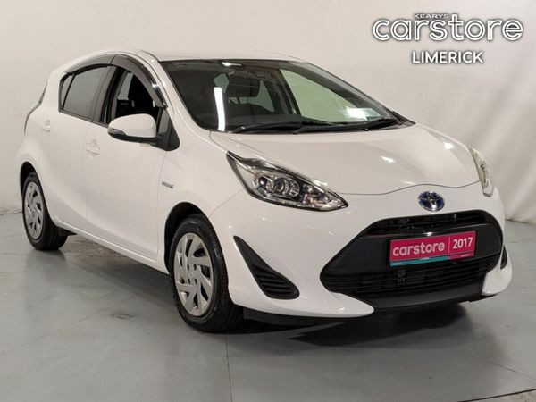 Toyota Aqua Hatchback, Petrol Hybrid, 2017, White