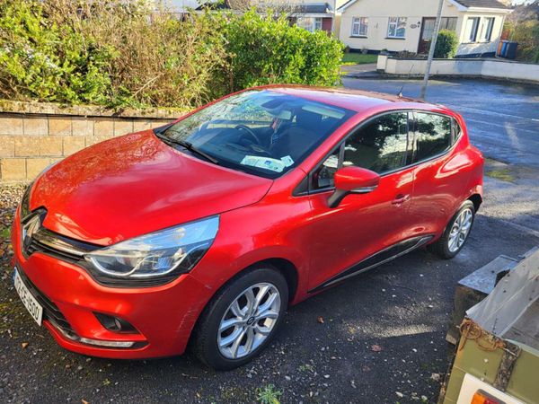 Renault Clio Hatchback, Diesel, 2017, Red