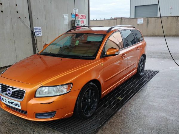 Volvo V50 Estate, Diesel, 2010, Red