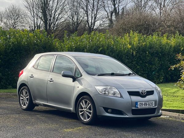 Toyota Auris Hatchback, Petrol, 2009, Silver