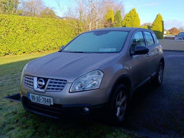 Nissan Qashqai Hatchback, Diesel, 2009, Beige