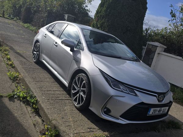 Toyota Corolla Saloon, Petrol Hybrid, 2020, Grey