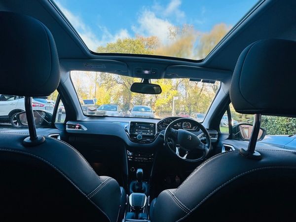 Peugeot 2008 Estate, Petrol, 2018, Green