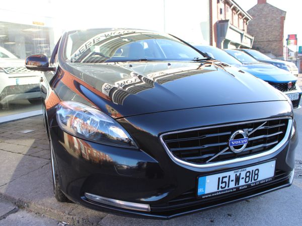 Volvo V40 Hatchback, Diesel, 2015, Black