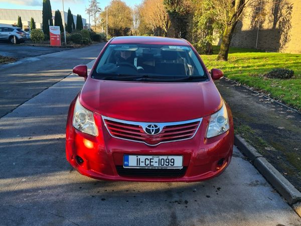 Toyota Avensis Saloon, Diesel, 2011, Red