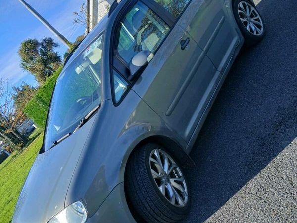 Volkswagen Touran MPV, Diesel, 2006, Grey