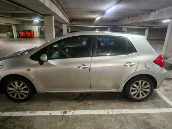 Toyota Auris Hatchback, Petrol, 2007, Silver