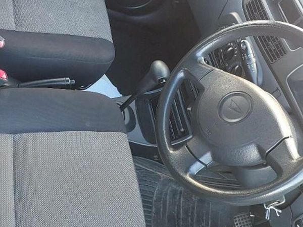 Daihatsu Charade Hatchback, Petrol, 2005, Blue