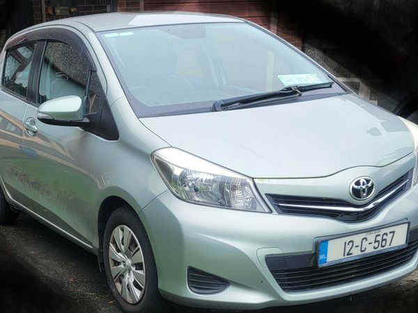 Toyota Yaris Hatchback, Petrol, 2012, Green