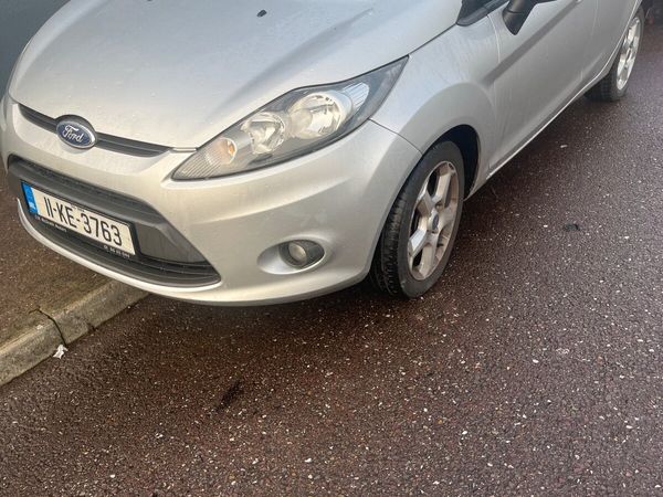 Ford Fiesta Hatchback, Petrol, 2011, Silver
