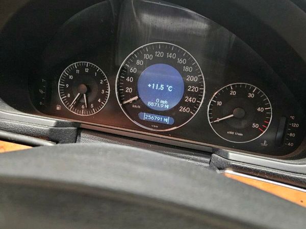 Mercedes-Benz E-Class Saloon, Diesel, 2008, Silver