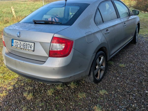 Skoda Rapid Hatchback, Diesel, 2013, Beige