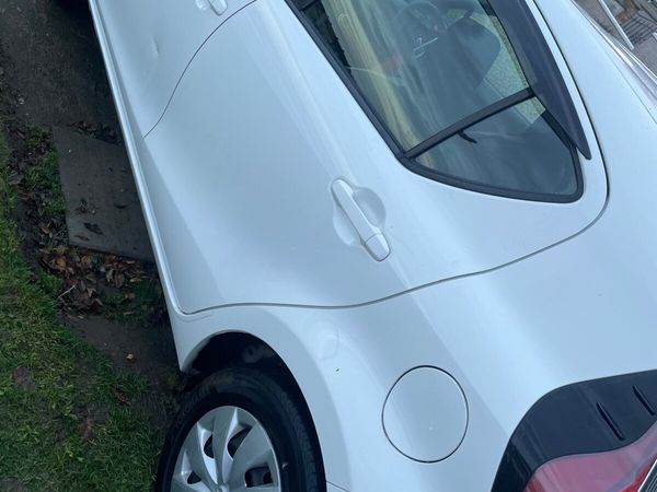 Toyota Aqua Hatchback, Petrol Hybrid, 2016, White