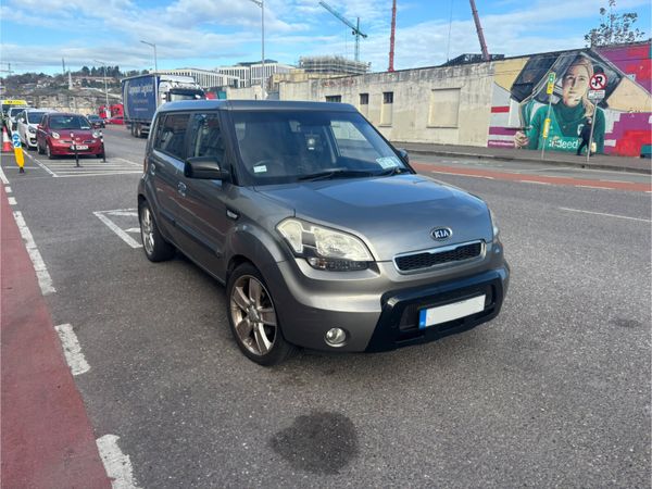 Kia Soul Hatchback, Diesel, 2010, Silver