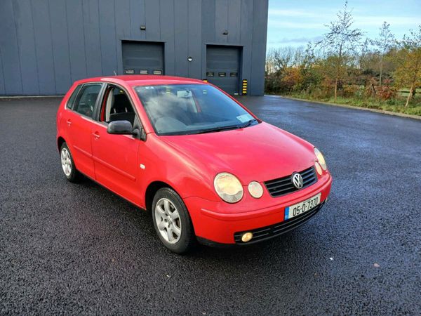 Volkswagen Polo Hatchback, Petrol, 2005, Red