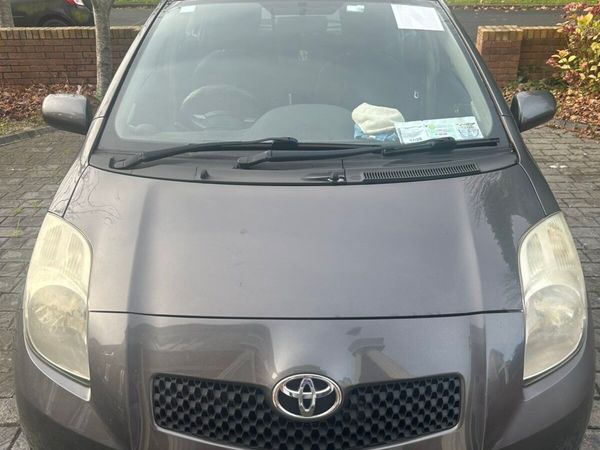 Toyota Yaris Hatchback, Petrol, 2007, Grey