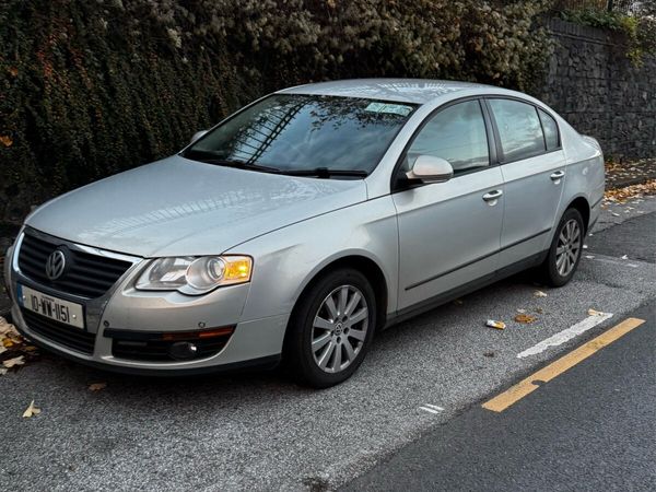 Volkswagen Passat Saloon, Diesel, 2010, Silver