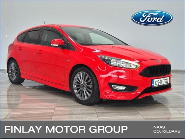 Ford Focus Hatchback, Petrol, 2017, Red