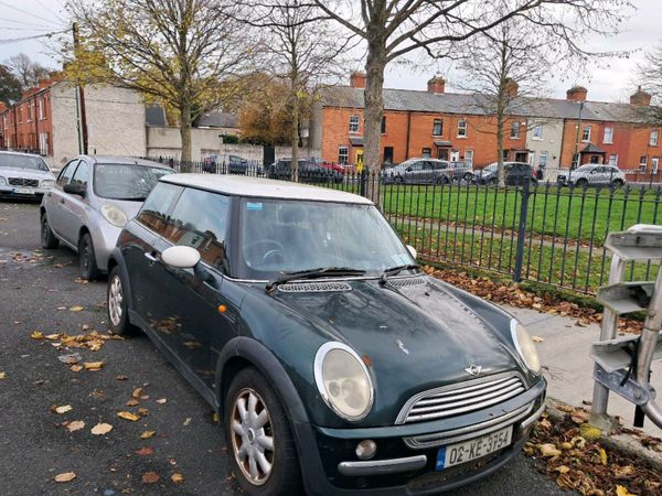 Mini Cooper Hatchback, Petrol, 2002, Green