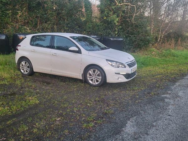 Peugeot 308 Hatchback, Petrol, 2014, White