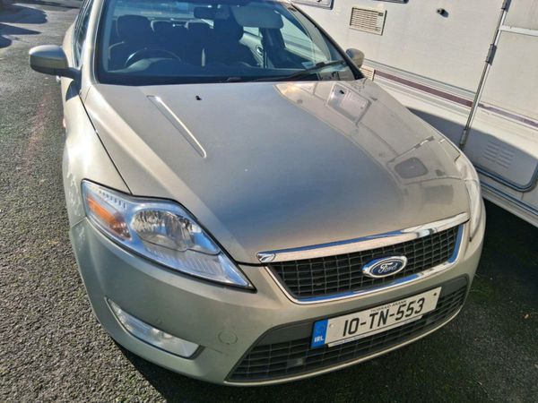 Ford Mondeo Saloon, Diesel, 2010, Gold