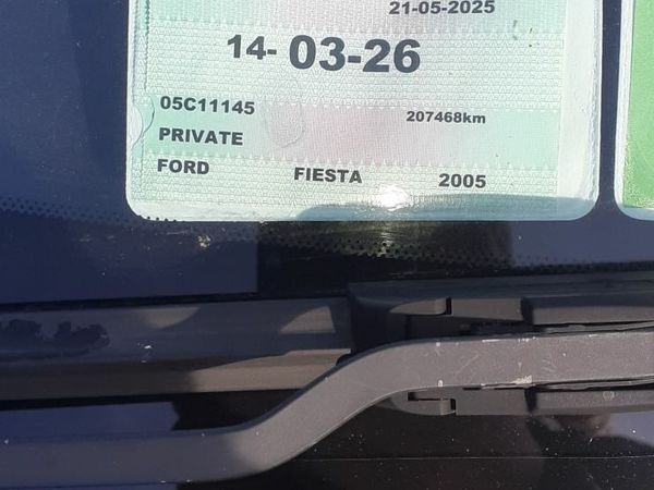 Ford Fiesta Hatchback, Petrol, 2005, Silver