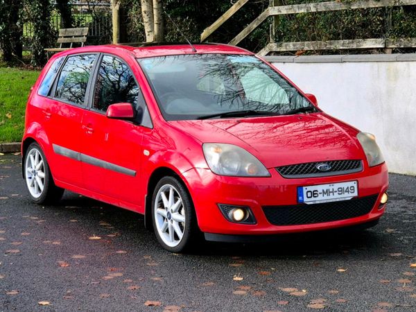 Ford Fiesta Hatchback, Petrol, 2006, Red