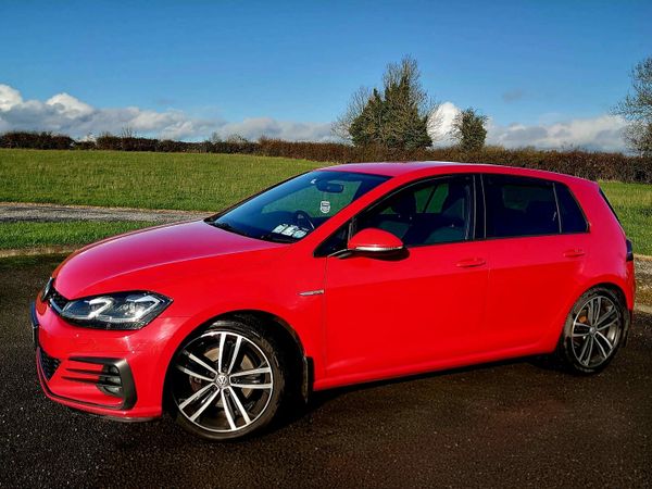 Volkswagen Golf Hatchback, Diesel, 2017, Red