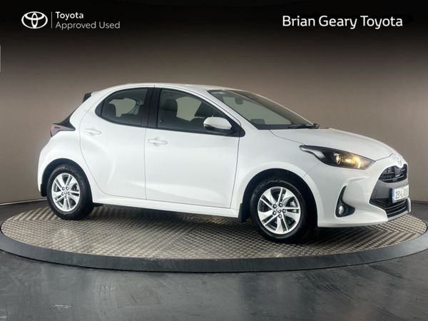 Toyota Yaris Hatchback, Petrol Hybrid, 2025, White