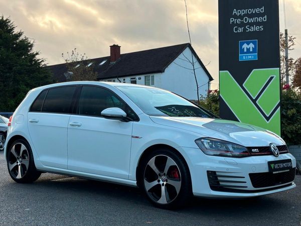 Volkswagen Golf Hatchback, Petrol, 2015, White