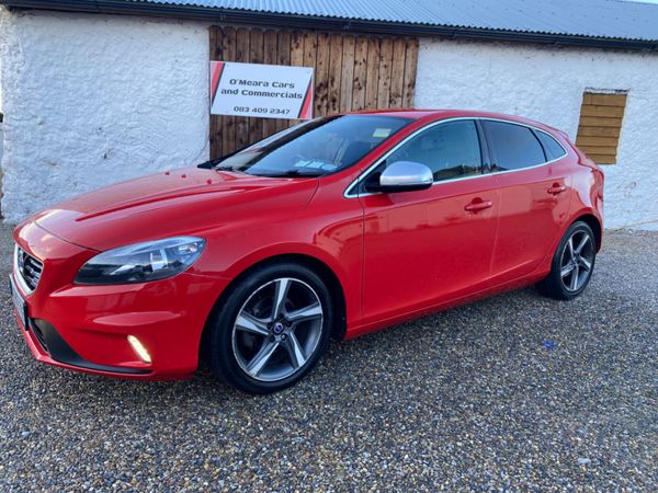 Volvo V40 Hatchback, Diesel, 2014, Red