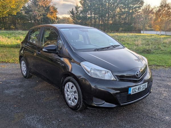 Toyota Yaris Hatchback, Petrol, 2013, Black