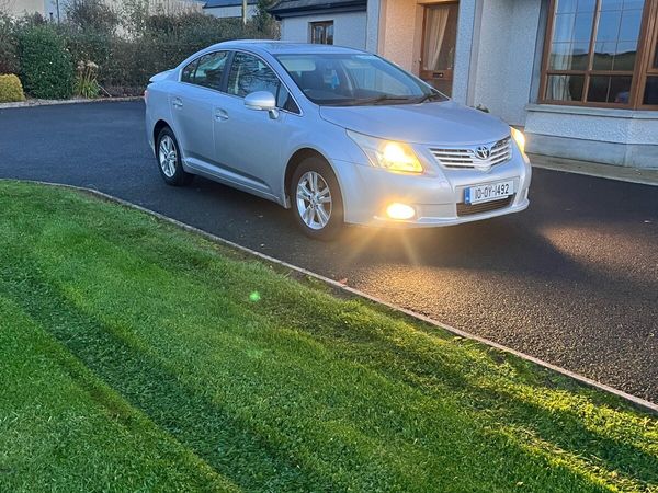 Toyota Avensis Saloon, Diesel, 2010, Silver