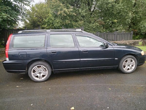Volvo V70 Estate, Petrol, 2005, Blue