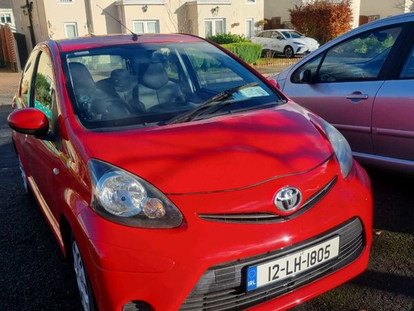 Toyota Aygo Hatchback, Petrol, 2012, Red