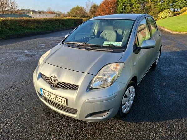 Toyota Yaris Hatchback, Petrol, 2009, Silver