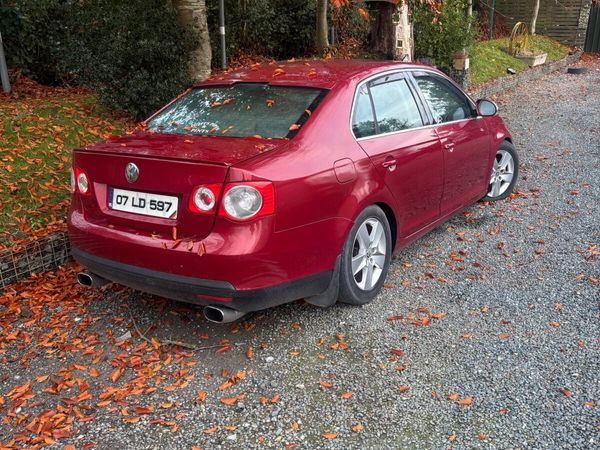 Volkswagen Jetta Saloon, Diesel, 2007, Red