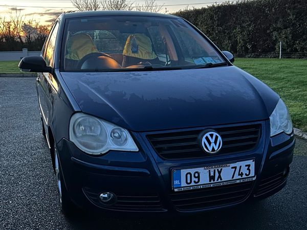 Volkswagen Polo Hatchback, Petrol, 2009, Blue