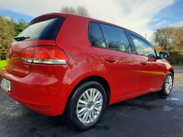 Volkswagen Golf Hatchback, Diesel, 2010, Red