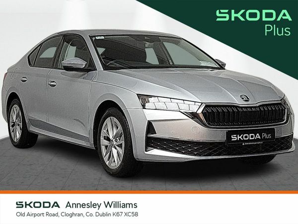 Skoda Octavia Saloon, Petrol, 2025, Silver