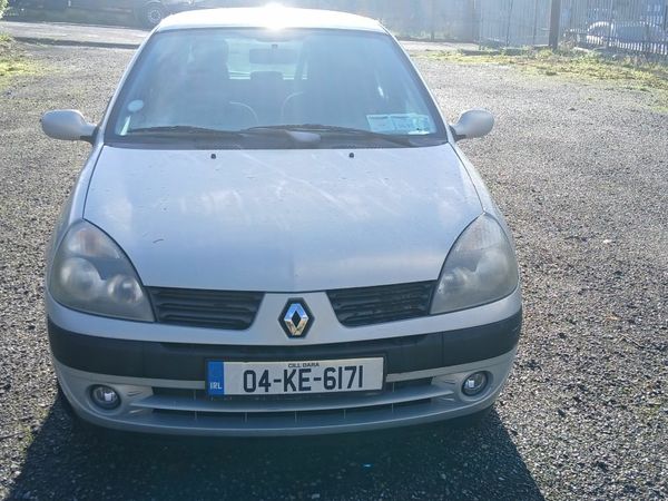 Renault Clio Hatchback, Petrol, 2004, Silver